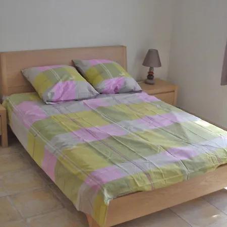 Au Calme Dans Village Holiday home *